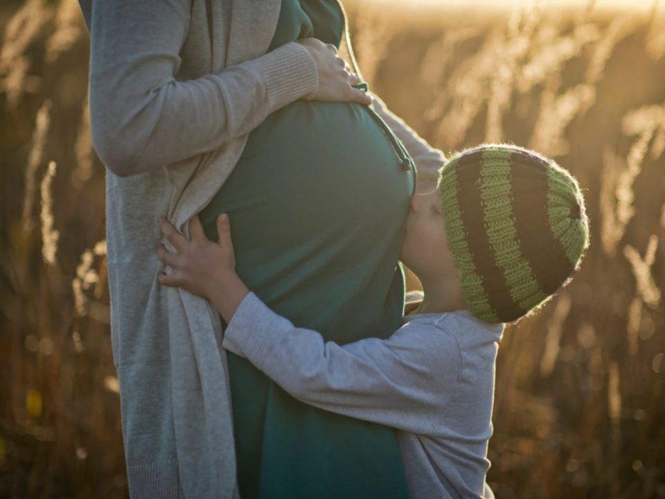 Trombosi venosa in gravidanza: rischi, sintomi, prevenzione